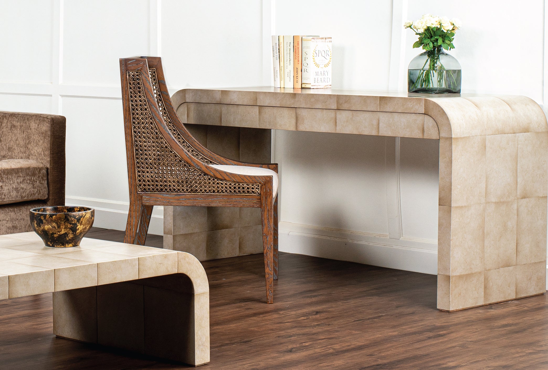 CASPARA WATERFALL LIVINGROOM