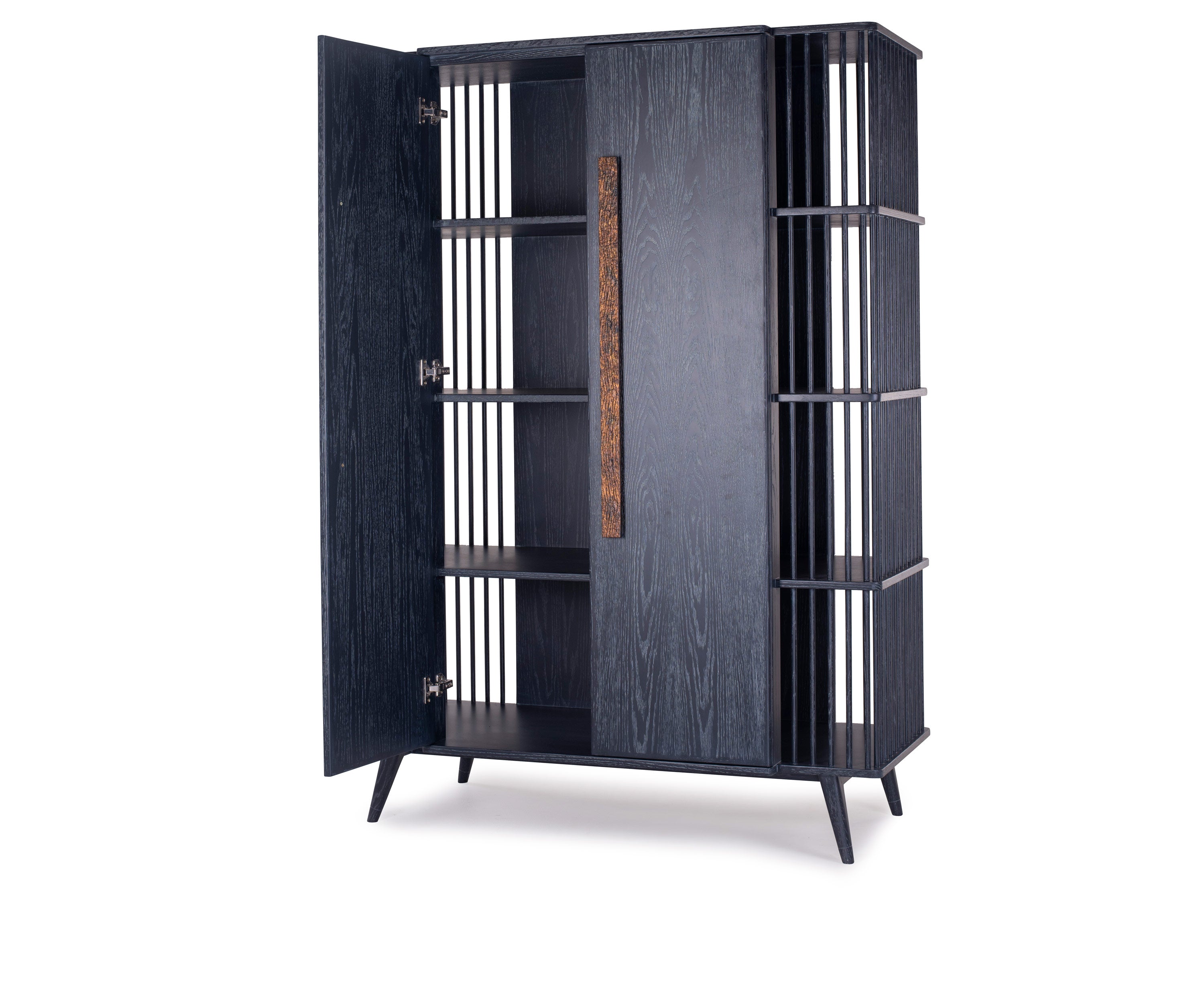 ARYANA ARMOIRE